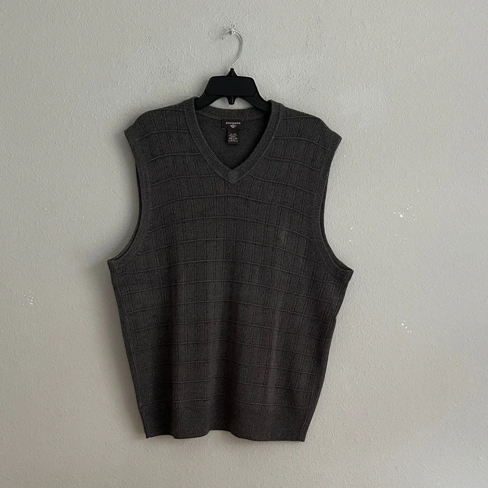 Men’s dockers sweater vest XL